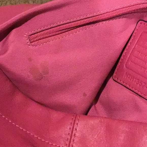 Coach Fuchsia Leather Bag w/ Small key fob - Picture 5 of 7